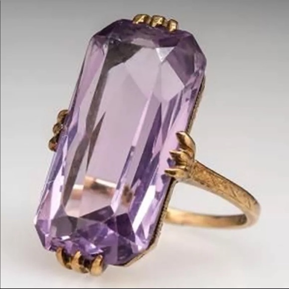New Women’s Yellow Gold Amethyst Luxury Ring - Picture 4 of 5